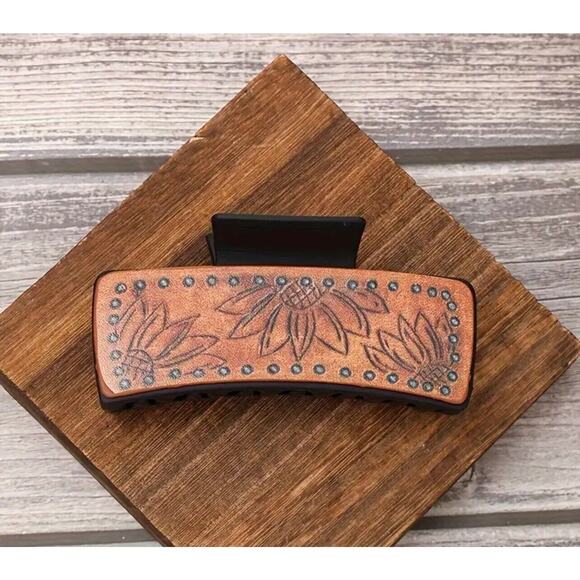 Women’s Matte Western Sunflower Pattern Design Craft Claw Clip,Faux Leather‎ NEW - Picture 1 of 6